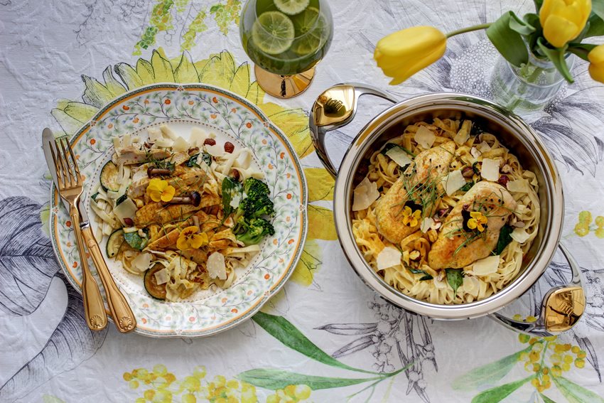 Krémové těstoviny s kuřecím masem a kmínem Krémové těstoviny s kuřecím masem a kmínem